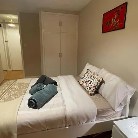 Cosy Flat For 4, Family Friendly, Private Parking, Close To Central Londres Exterior foto