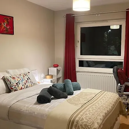 Cosy Flat For 4, Family Friendly, Private Parking, Close To Central Londres Exterior foto