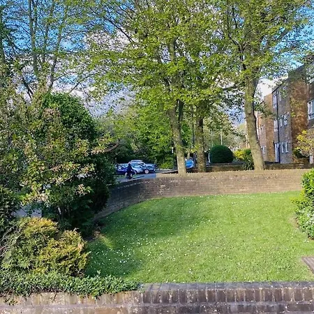 Cosy Flat For 4, Family Friendly, Private Parking, Close To Central Londres Exterior foto