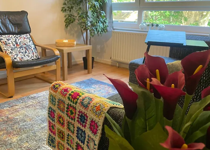 Cosy Flat For 4, Family Friendly, Private Parking, Close To Central London